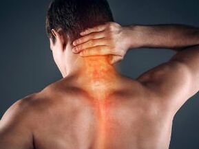 Los primeros signos y síntomas de la osteocondosis cervical
